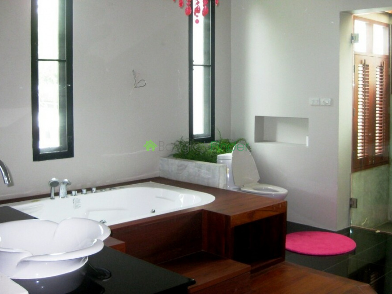 Thonglor, Thonglor, Bangkok, Thailand, 3 Bedrooms Bedrooms, ,3 BathroomsBathrooms,House,For Rent,Thonglor,3808